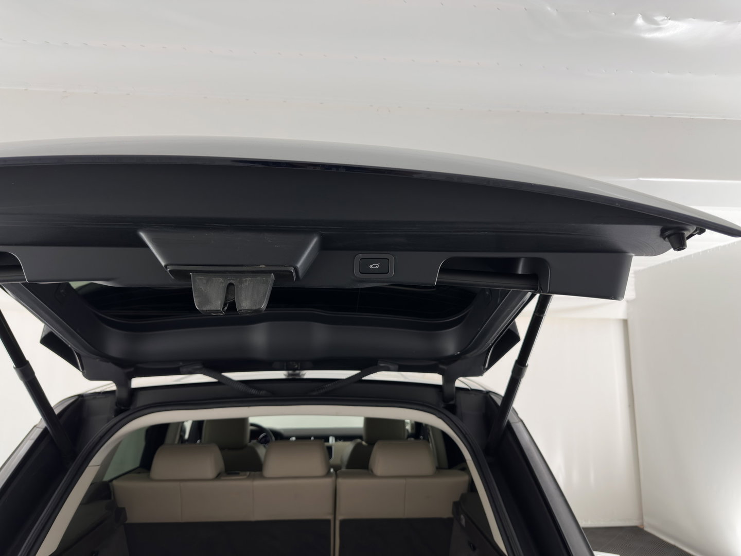 Land Rover Range Rover Sport 3.0 TDV6 HSE Dynamic Aut. *LEATHER | XENON | HEATED-COMFORTSEATS | NAVI-FULLMAP | KEYLESS | CAMERA | PRIVACY-GLASS | ECC | PDC | CRUISE | TOWBAR | 21''ALU*