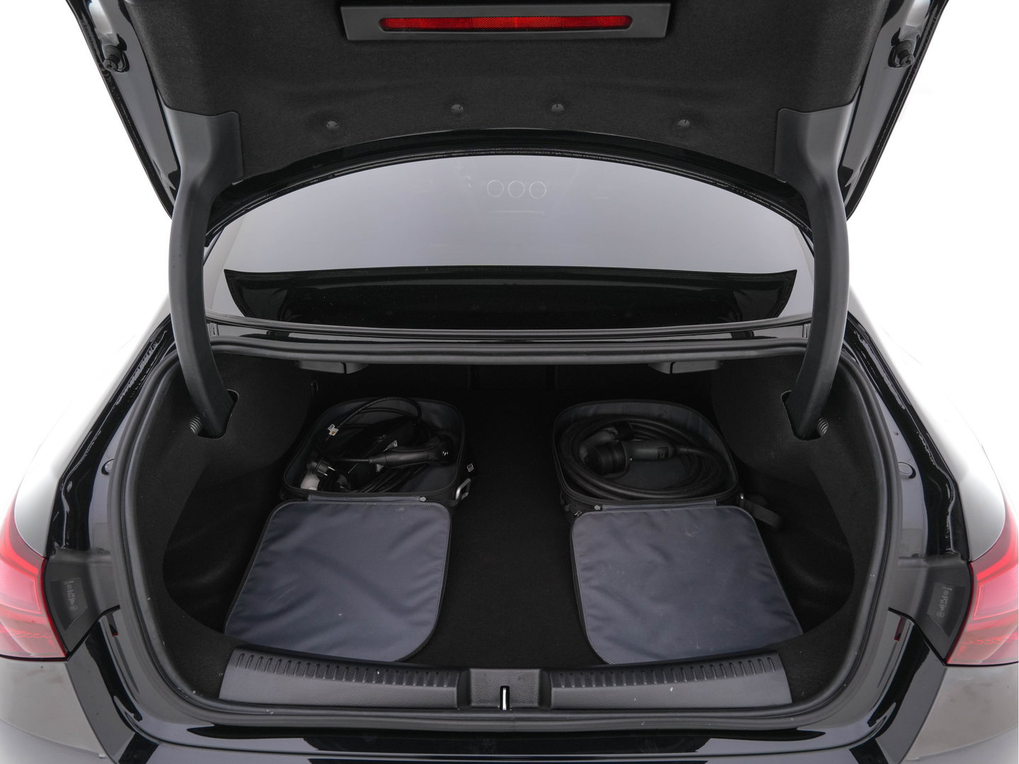 Mercedes-Benz CLA-Klasse 250 e Star Edition [3-Fase-11kW] {SoH-97%} (INCL.BTW) Aut. *PANO | LEATHER-MICROFIBRE | FULL-LED | HEATED-SPORTSEATS | AMBIENT-LIGHT | DIGI-COCKPIT | DAB+ | NAVI-FULLMAP | CAMERA | PRIVACYGLASS | SHIFTPADDLES | 18''ALU*