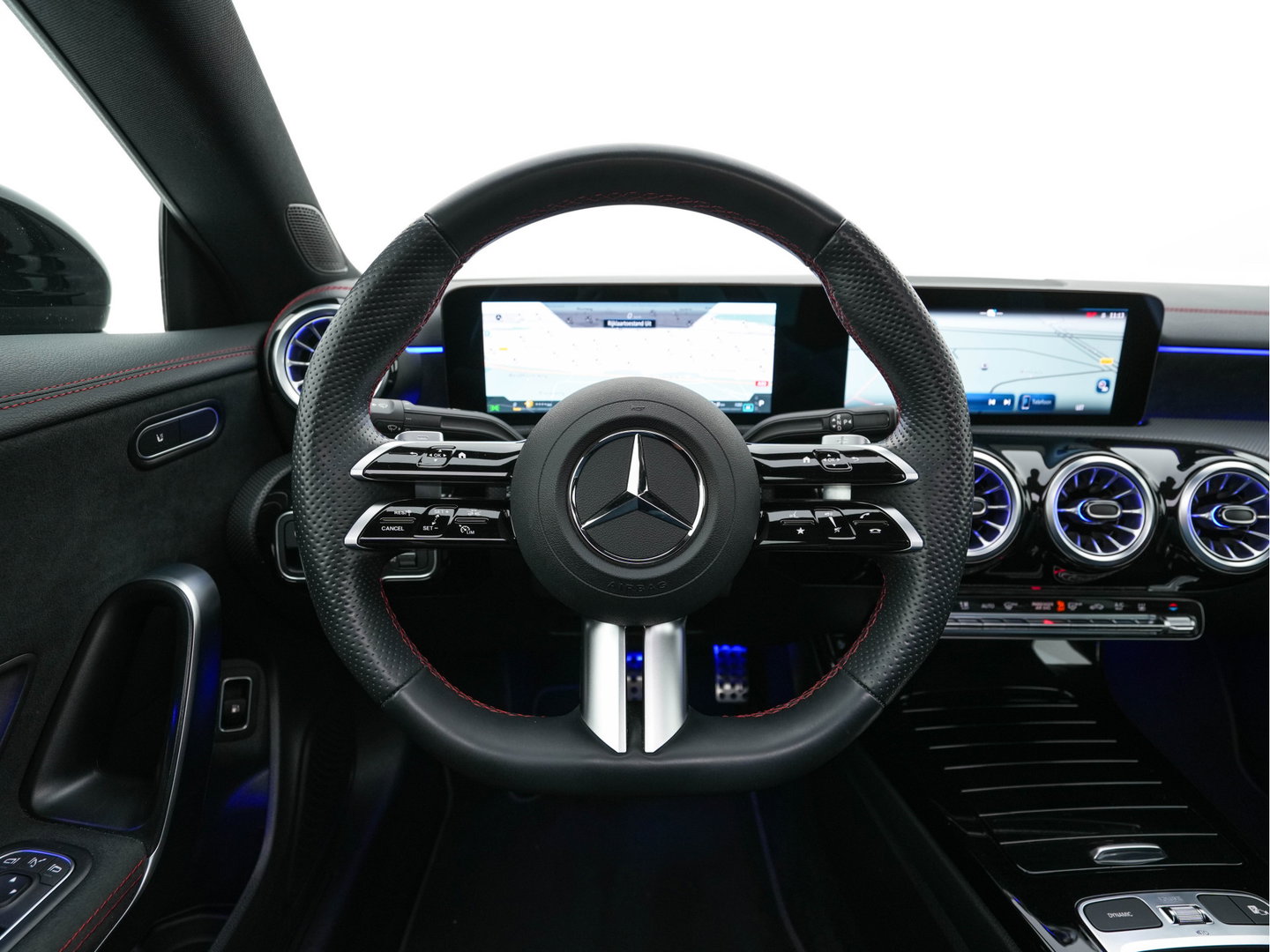 Mercedes-Benz CLA-Klasse 250 e Star Edition [3-Fase-11kW] {SoH-97%} (INCL.BTW) Aut. *PANO | LEATHER-MICROFIBRE | FULL-LED | HEATED-SPORTSEATS | AMBIENT-LIGHT | DIGI-COCKPIT | DAB+ | NAVI-FULLMAP | CAMERA | PRIVACYGLASS | SHIFTPADDLES | 18''ALU*