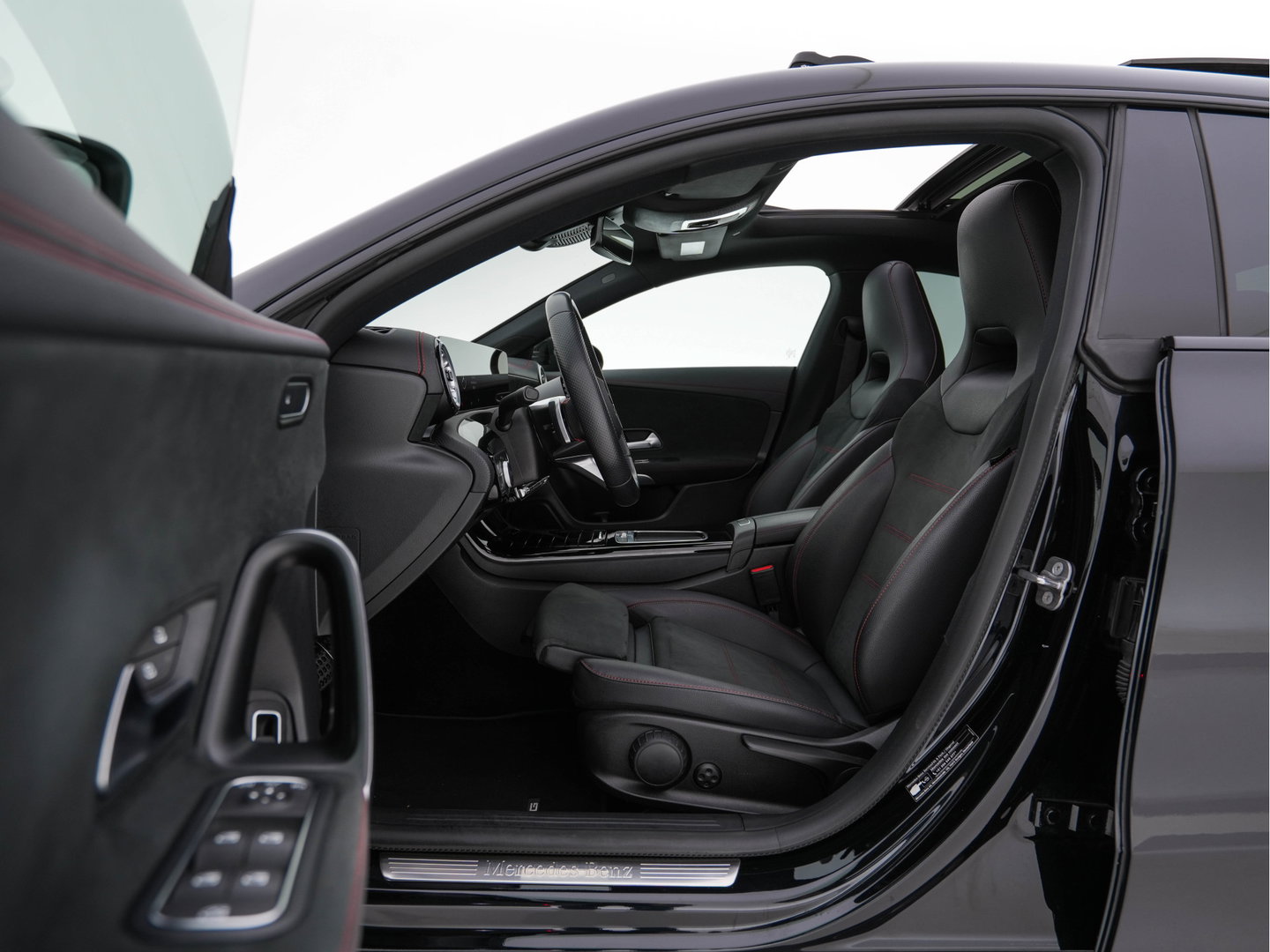 Mercedes-Benz CLA-Klasse 250 e Star Edition [3-Fase-11kW] {SoH-97%} (INCL.BTW) Aut. *PANO | LEATHER-MICROFIBRE | FULL-LED | HEATED-SPORTSEATS | AMBIENT-LIGHT | DIGI-COCKPIT | DAB+ | NAVI-FULLMAP | CAMERA | PRIVACYGLASS | SHIFTPADDLES | 18''ALU*
