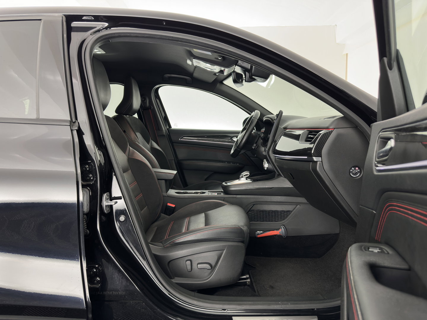 Renault Arkana 1.6 E-Tech Hybrid 145 R.S. Line (Plug-in) (INCL-BTW) Aut. *LEATHER-FABRIC | FULL-LED | BLINDSPOT | CAMERA | BOSE-SOUND | HEATED-SPORTSEATS | KEYLESS | AMBIENTLIGHT | DIGI-COCKPIT | PRIVACY-GLASS | NAVI-FULLMAP | ECC | ADAPTIVE-CRUISE