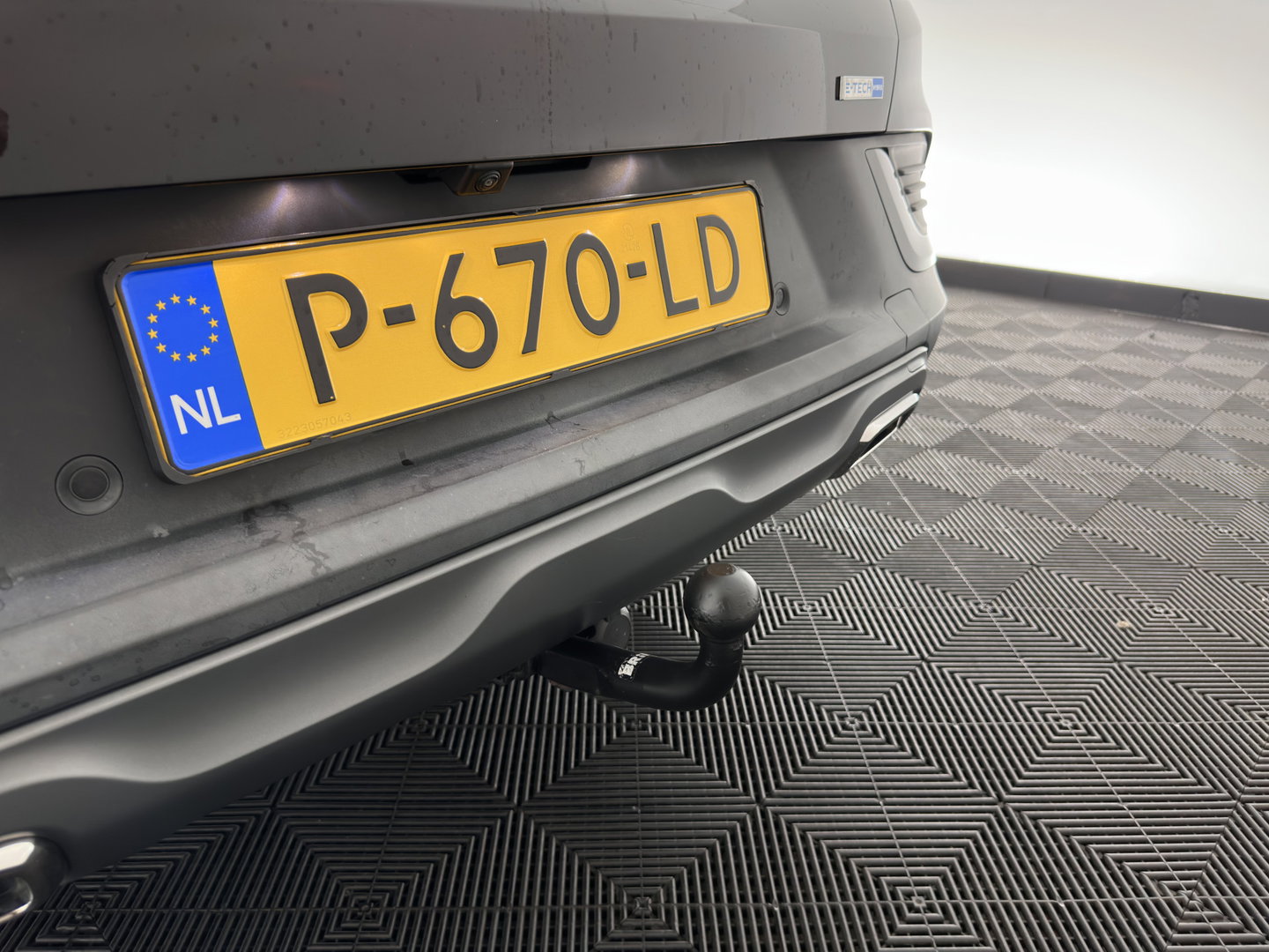 Renault Arkana 1.6 E-Tech Hybrid 145 R.S. Line (Plug-in) (INCL-BTW) Aut. *LEATHER-FABRIC | FULL-LED | BLINDSPOT | CAMERA | BOSE-SOUND | HEATED-SPORTSEATS | KEYLESS | AMBIENTLIGHT | DIGI-COCKPIT | PRIVACY-GLASS | NAVI-FULLMAP | ECC | ADAPTIVE-CRUISE