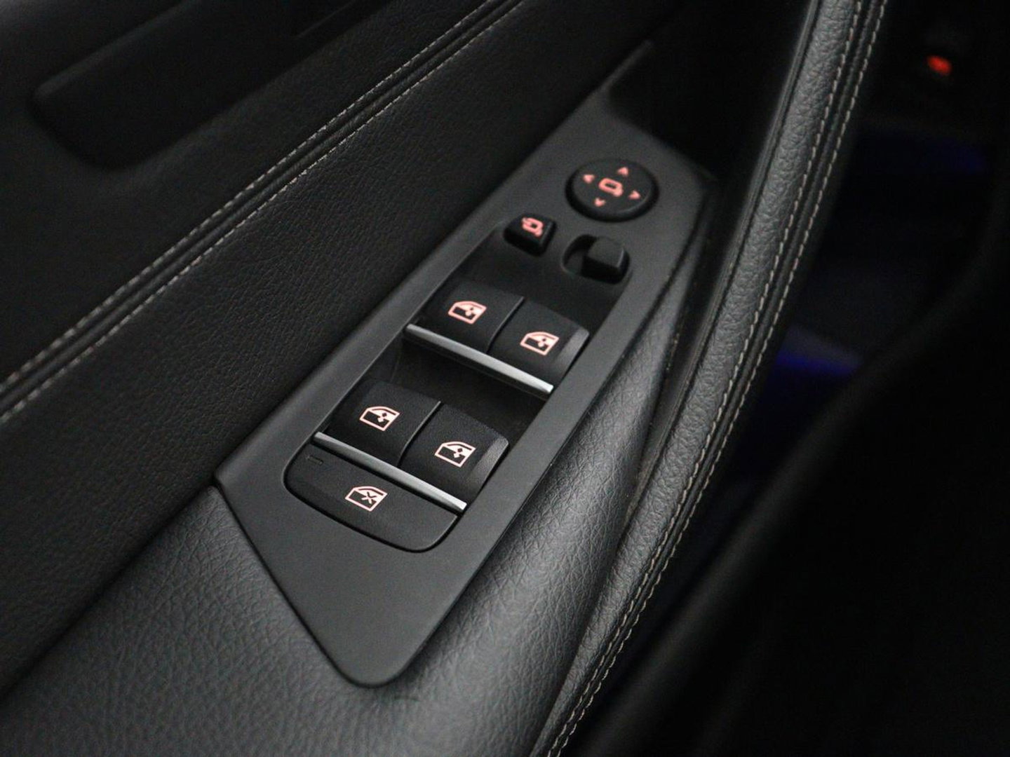 BMW 5 Serie Touring 520i High Executive Edition | Leder | Elektrische stoelen | Stoelverwarming | Cruise control | Sfeer verlichting | Carplay | Climate control | Camera | Park assist | Trekhaak