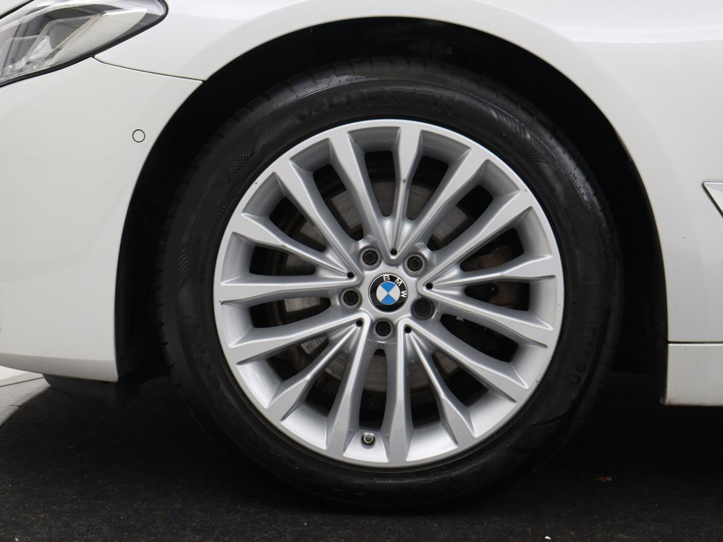 BMW 5 Serie Touring 520i High Executive Edition | Leder | Elektrische stoelen | Stoelverwarming | Cruise control | Sfeer verlichting | Carplay | Climate control | Camera | Park assist | Trekhaak