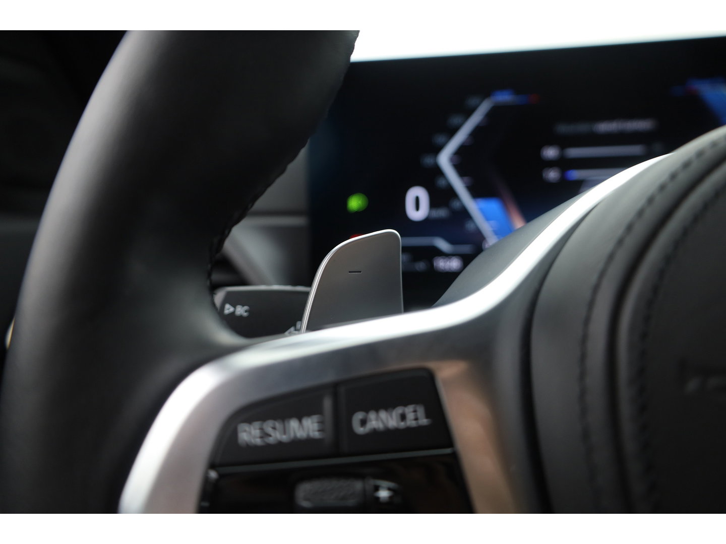 BMW 3-serie 330e M-Sport | Rijklaar! | Widescreen | ShadowLine | HUD | Dodehoek | Leder | Stuur-Stoelverw. | Nav+App.Connect | Sfeerverl. | Elek. Klep | LED | Rijmodus | Cruise V