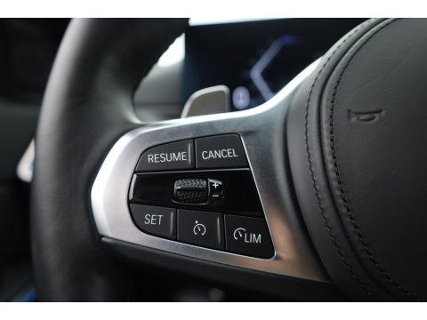 BMW 3-serie 330e M-Sport | Rijklaar! | Widescreen | ShadowLine | HUD | Dodehoek | Leder | Stuur-Stoelverw. | Nav+App.Connect | Sfeerverl. | Elek. Klep | LED | Rijmodus | Cruise V