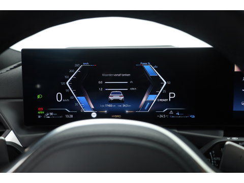 BMW 3-serie 330e M-Sport | Rijklaar! | Widescreen | ShadowLine | HUD | Dodehoek | Leder | Stuur-Stoelverw. | Nav+App.Connect | Sfeerverl. | Elek. Klep | LED | Rijmodus | Cruise V