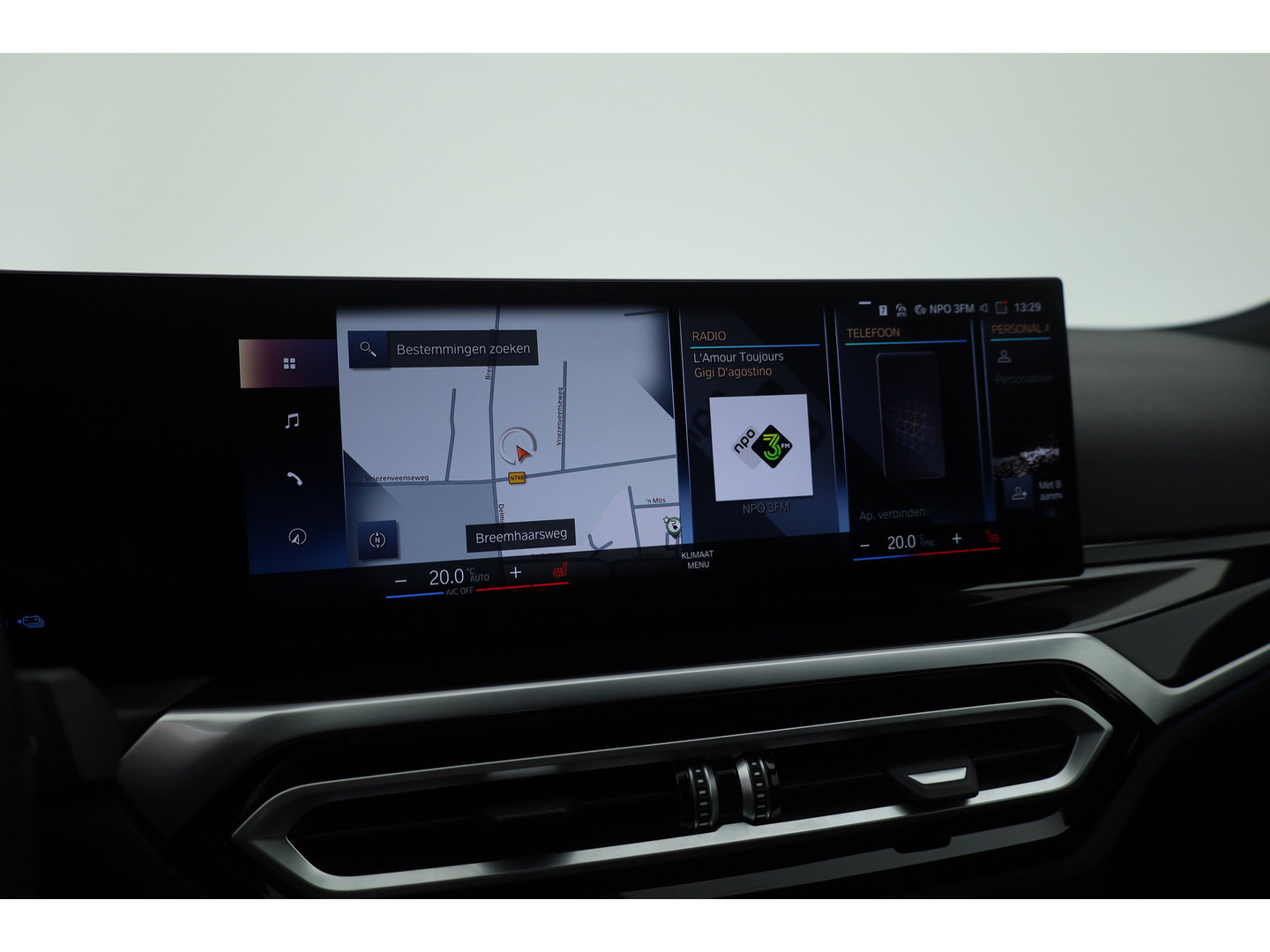 BMW 3-serie 330e M-Sport | Rijklaar! | Widescreen | ShadowLine | HUD | Dodehoek | Leder | Stuur-Stoelverw. | Nav+App.Connect | Sfeerverl. | Elek. Klep | LED | Rijmodus | Cruise V