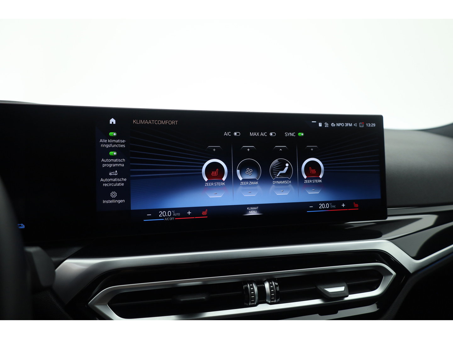 BMW 3-serie 330e M-Sport | Rijklaar! | Widescreen | ShadowLine | HUD | Dodehoek | Leder | Stuur-Stoelverw. | Nav+App.Connect | Sfeerverl. | Elek. Klep | LED | Rijmodus | Cruise V
