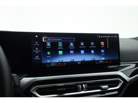 BMW 3-serie 330e M-Sport | Rijklaar! | Widescreen | ShadowLine | HUD | Dodehoek | Leder | Stuur-Stoelverw. | Nav+App.Connect | Sfeerverl. | Elek. Klep | LED | Rijmodus | Cruise V