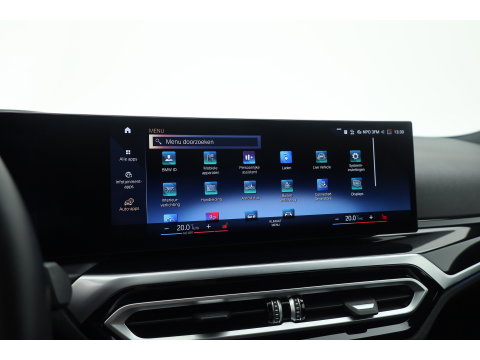 BMW 3-serie 330e M-Sport | Rijklaar! | Widescreen | ShadowLine | HUD | Dodehoek | Leder | Stuur-Stoelverw. | Nav+App.Connect | Sfeerverl. | Elek. Klep | LED | Rijmodus | Cruise V