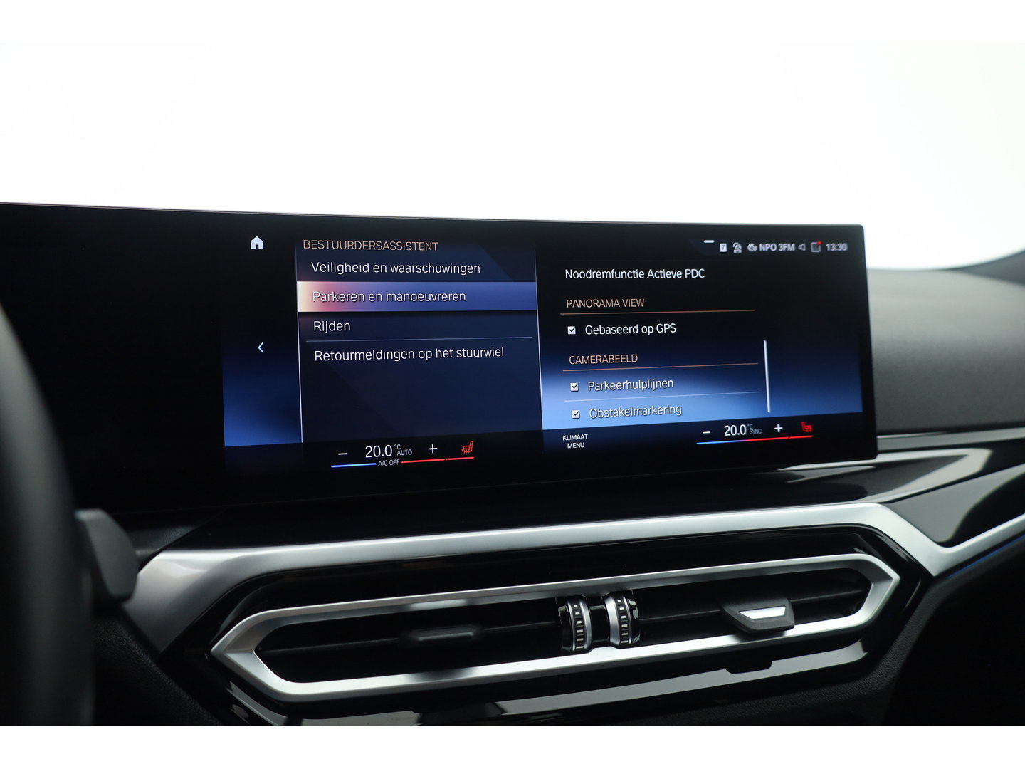 BMW 3-serie 330e M-Sport | Rijklaar! | Widescreen | ShadowLine | HUD | Dodehoek | Leder | Stuur-Stoelverw. | Nav+App.Connect | Sfeerverl. | Elek. Klep | LED | Rijmodus | Cruise V