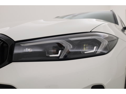 BMW 3-serie 330e M-Sport | Rijklaar! | Widescreen | ShadowLine | HUD | Dodehoek | Leder | Stuur-Stoelverw. | Nav+App.Connect | Sfeerverl. | Elek. Klep | LED | Rijmodus | Cruise V