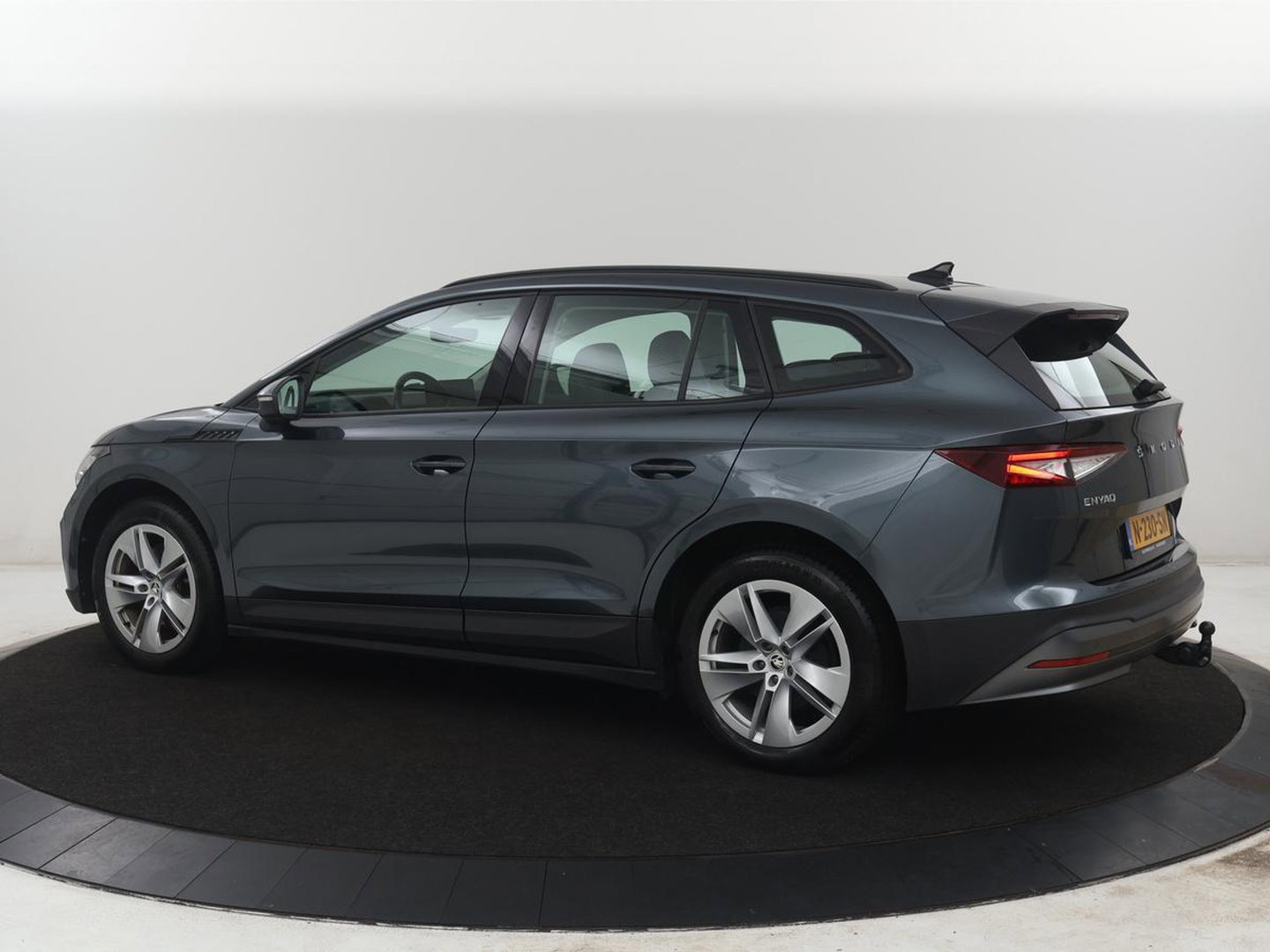 Škoda Enyaq iV 60 | SOH 93,0% | Half leder | Cruise control | Carplay | Climate control | Lane assist | Park assist | Trekhaak | Sfeerverlichting | Navigatie | Bluetooth