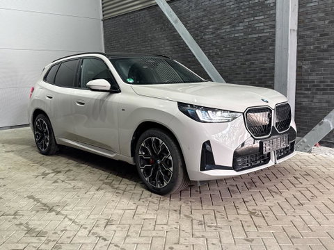 BMW X3 30e xDrive | M-Sport Pro | Trekhaak | Panoramadak | Head-up | ACC