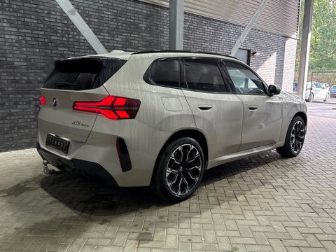 BMW X3 30e xDrive | M-Sport Pro | Trekhaak | Panoramadak | Head-up | ACC