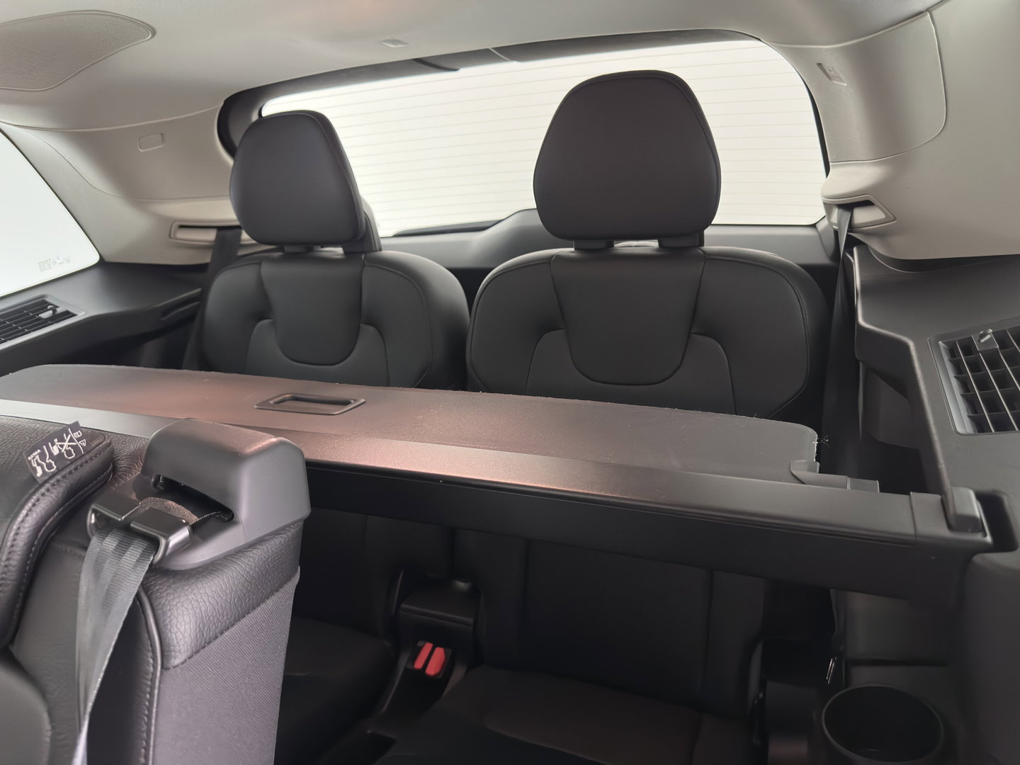 Volvo XC90 2.0 T8 Recharge AWD Inscription ExclusiveV [7-Pers.] (Plug-in) Aut. *PANO | HEAD-UP | LEATHER | FULL-LED | BOWERS&WILKINS | MEMORY-PACK | HEATED-SPORTSEATS | BLIND-SPOT | DIGI-COCKPIT | NAVI-FULLMAP | PRIVACY-GLASS | CAMERA | ECC | PDC | 20''ALU | TOWBAR