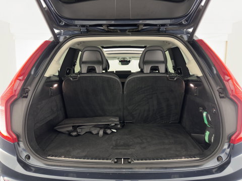 Volvo XC90 2.0 T8 Recharge AWD Inscription ExclusiveV [7-Pers.] (Plug-in) Aut. *PANO | HEAD-UP | LEATHER | FULL-LED | BOWERS&WILKINS | MEMORY-PACK | HEATED-SPORTSEATS | BLIND-SPOT | DIGI-COCKPIT | NAVI-FULLMAP | PRIVACY-GLASS | CAMERA | ECC | PDC | 20''ALU | TOWBAR