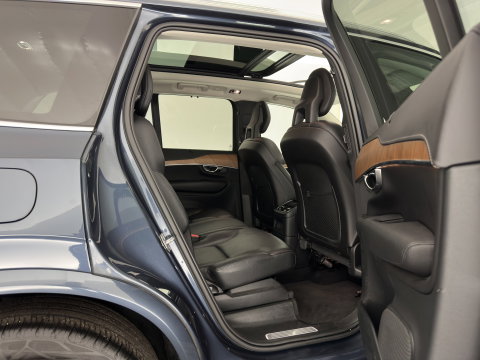 Volvo XC90 2.0 T8 Recharge AWD Inscription ExclusiveV [7-Pers.] (Plug-in) Aut. *PANO | HEAD-UP | LEATHER | FULL-LED | BOWERS&WILKINS | MEMORY-PACK | HEATED-SPORTSEATS | BLIND-SPOT | DIGI-COCKPIT | NAVI-FULLMAP | PRIVACY-GLASS | CAMERA | ECC | PDC | 20''ALU | TOWBAR