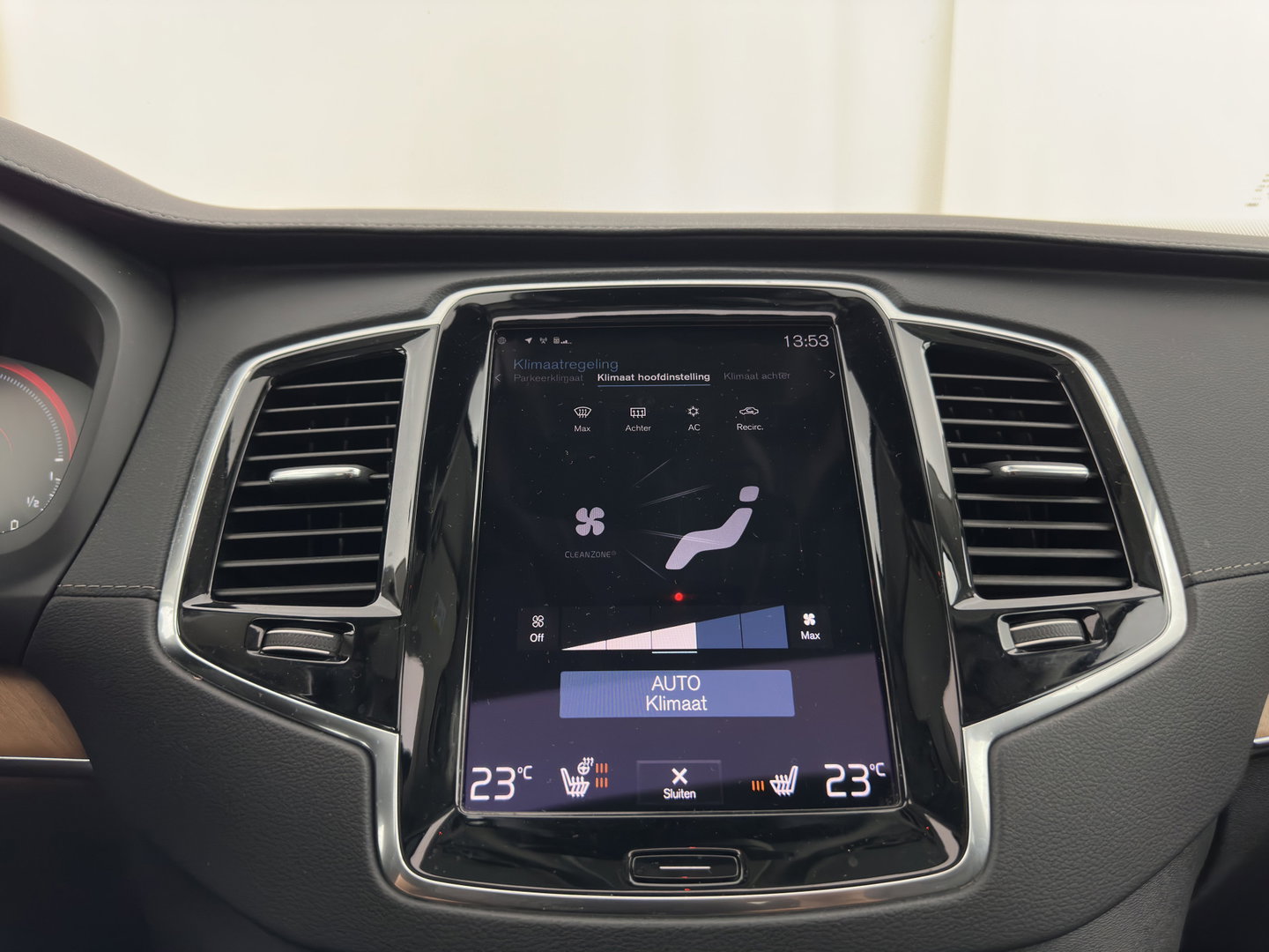 Volvo XC90 2.0 T8 Recharge AWD Inscription ExclusiveV [7-Pers.] (Plug-in) Aut. *PANO | HEAD-UP | LEATHER | FULL-LED | BOWERS&WILKINS | MEMORY-PACK | HEATED-SPORTSEATS | BLIND-SPOT | DIGI-COCKPIT | NAVI-FULLMAP | PRIVACY-GLASS | CAMERA | ECC | PDC | 20''ALU | TOWBAR
