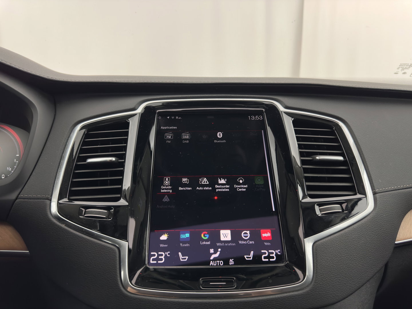Volvo XC90 2.0 T8 Recharge AWD Inscription ExclusiveV [7-Pers.] (Plug-in) Aut. *PANO | HEAD-UP | LEATHER | FULL-LED | BOWERS&WILKINS | MEMORY-PACK | HEATED-SPORTSEATS | BLIND-SPOT | DIGI-COCKPIT | NAVI-FULLMAP | PRIVACY-GLASS | CAMERA | ECC | PDC | 20''ALU | TOWBAR