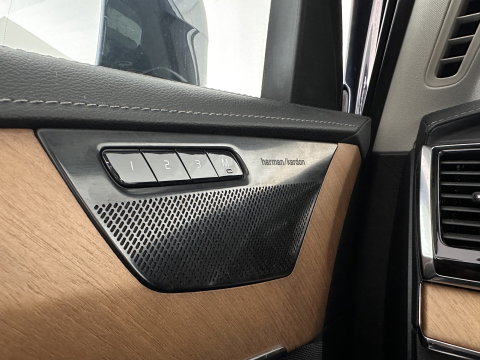 Volvo XC90 2.0 T8 Recharge AWD Inscription ExclusiveV [7-Pers.] (Plug-in) Aut. *PANO | HEAD-UP | LEATHER | FULL-LED | BOWERS&WILKINS | MEMORY-PACK | HEATED-SPORTSEATS | BLIND-SPOT | DIGI-COCKPIT | NAVI-FULLMAP | PRIVACY-GLASS | CAMERA | ECC | PDC | 20''ALU | TOWBAR