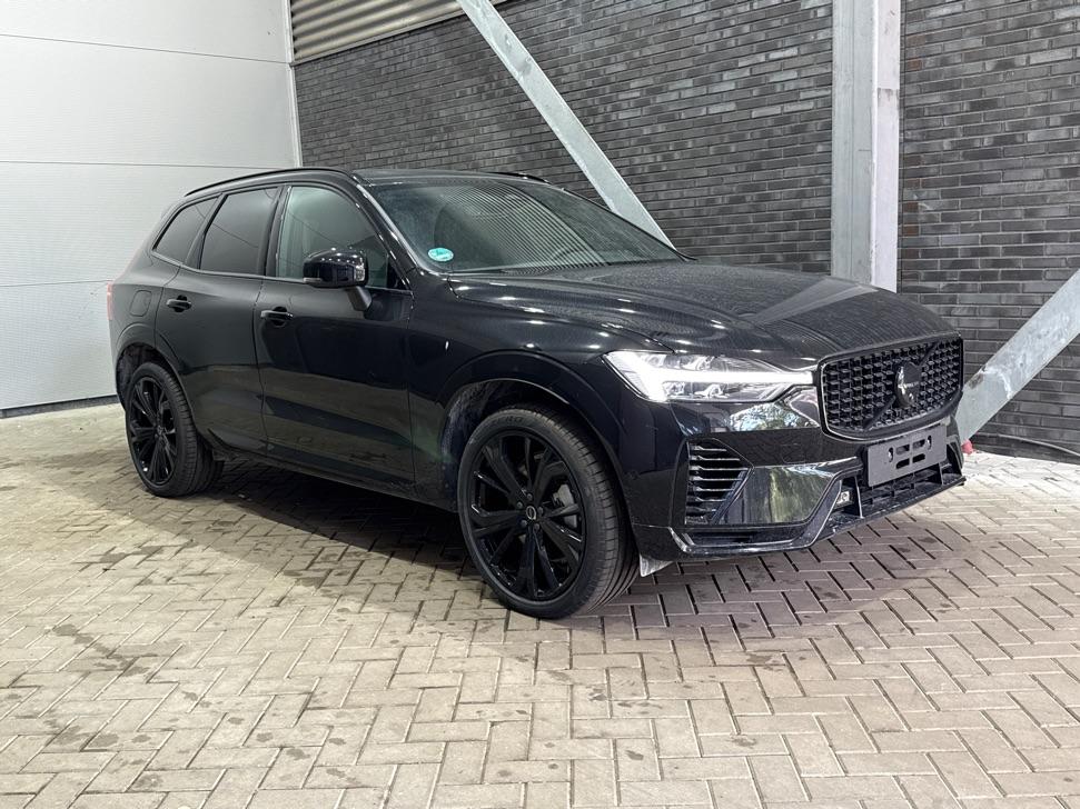 Volvo XC60 2.0 T6 Plug-in hybrid AWD Plus Black Edition | Panoramadak | Harman/Kardon | BLIS | Sportstoelen