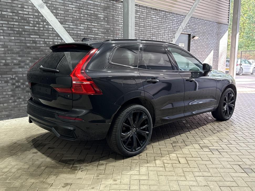 Volvo XC60 2.0 T6 Plug-in hybrid AWD Plus Black Edition | Panoramadak | Harman/Kardon | BLIS | Sportstoelen