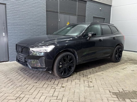 Volvo XC60 2.0 T6 Plug-in hybrid AWD Plus Black Edition | Panoramadak | Harman/Kardon | BLIS | Sportstoelen