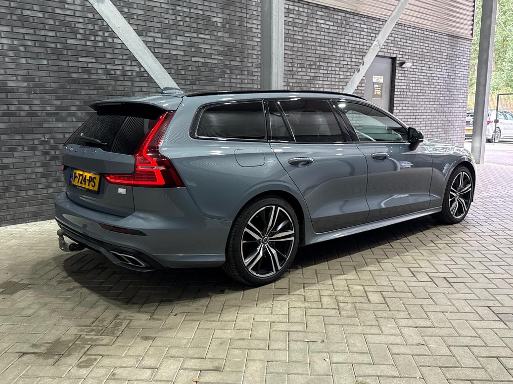 Volvo V60 T6 Plus Dark | Panoramadak | Camera | BLIS | Trekhaak | Leder
