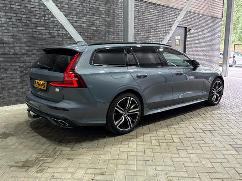 Volvo V60 T6 Plus Dark | Panoramadak | Camera | BLIS | Trekhaak | Leder