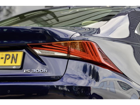 Lexus IS 300h Hybrid Luxury Line | Mark Levinson | Stoelkoeling/Verwarming | Dealeronderhouden