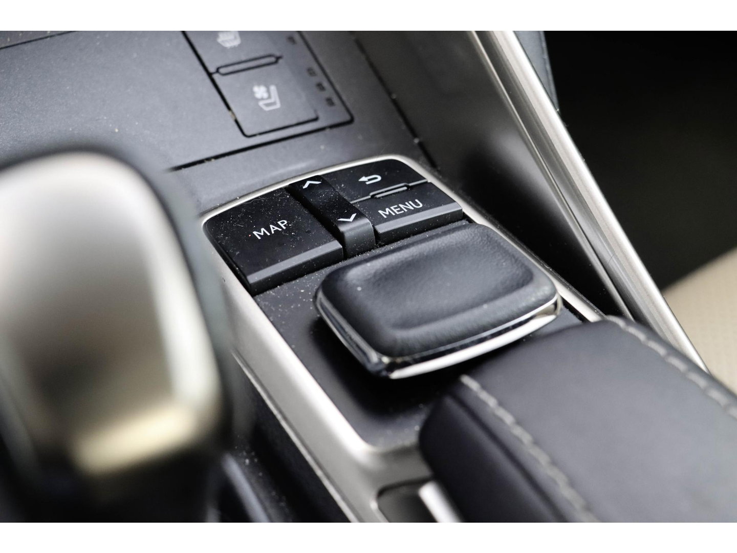 Lexus IS 300h Hybrid Luxury Line | Mark Levinson | Stoelkoeling/Verwarming | Dealeronderhouden