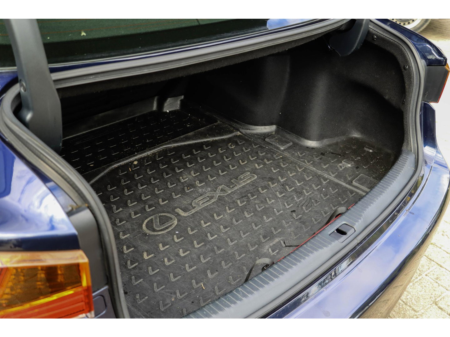 Lexus IS 300h Hybrid Luxury Line | Mark Levinson | Stoelkoeling/Verwarming | Dealeronderhouden
