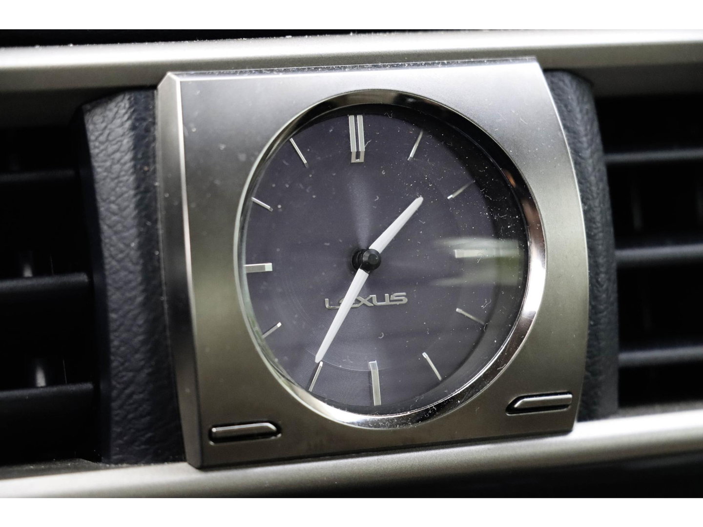Lexus IS 300h Hybrid Luxury Line | Mark Levinson | Stoelkoeling/Verwarming | Dealeronderhouden