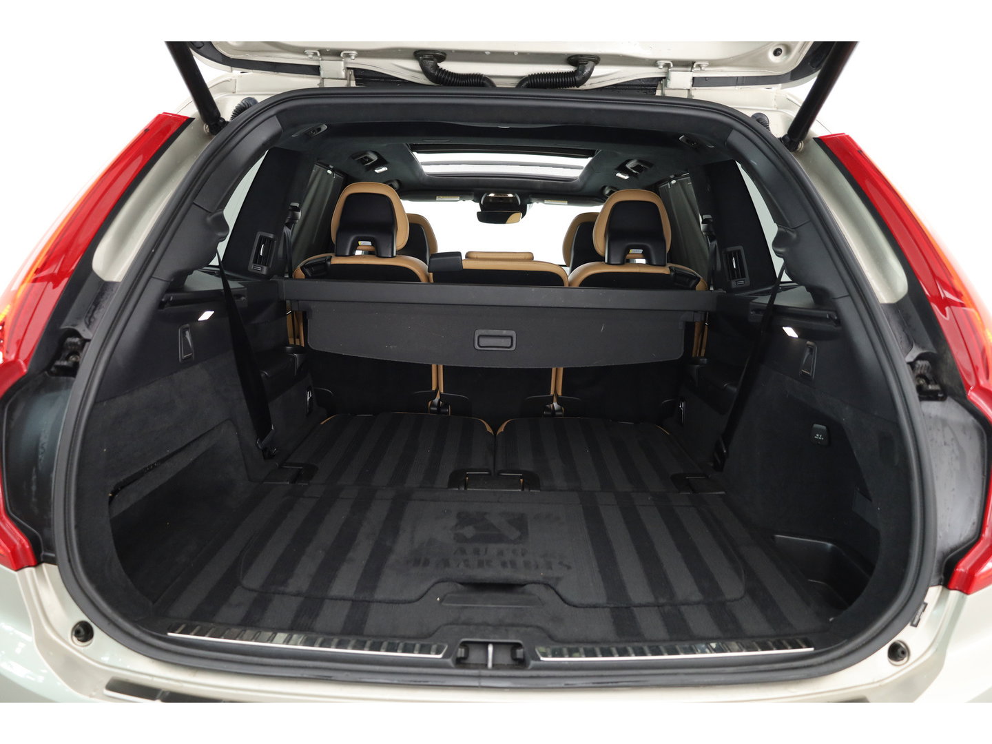 Volvo XC90 2.0 T6 AWD Inscription 7p. | Pano | 360cam | Leder | Trekhaak | Memory | Massage | Stoelventilatie | 4x Stoelverw.