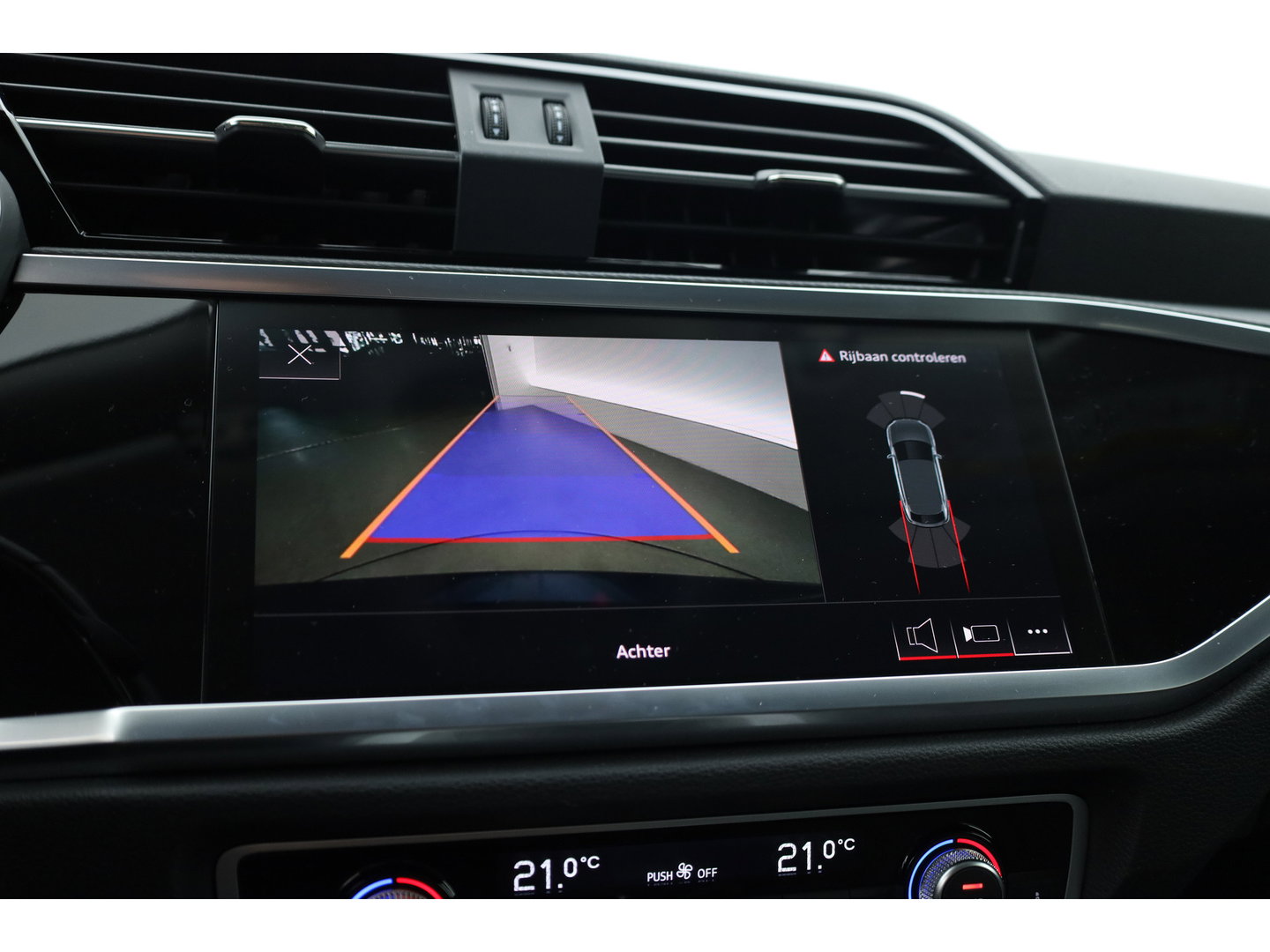 Audi Q3 Sportback 45 TFSI e S Line | Elek. Trekhaak | Camera | 20'' | Adapt. Cruise | NAV + CarPlay | Stoelverw. |