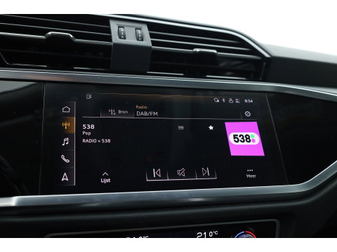 Audi Q3 Sportback 45 TFSI e S Line | Elek. Trekhaak | Camera | 20'' | Adapt. Cruise | NAV + CarPlay | Stoelverw. |