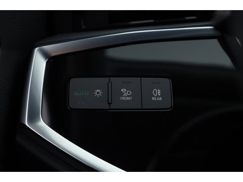 Audi Q3 Sportback 45 TFSI e S Line | Elek. Trekhaak | Camera | 20'' | Adapt. Cruise | NAV + CarPlay | Stoelverw. |