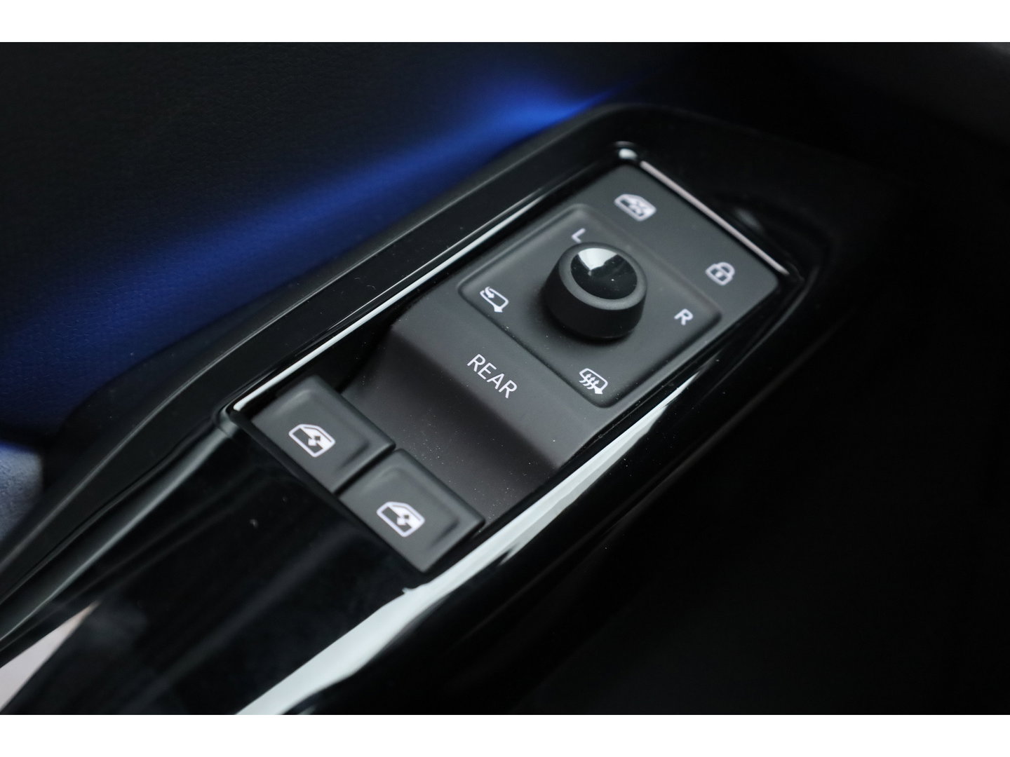 Volkswagen ID.3 Pro 58 kWh | Pano | HUD | 360cam | Memory | Afn. Trekhaak | Stoel- Stuurverw. | Adapt. Cruise | IQ. Light