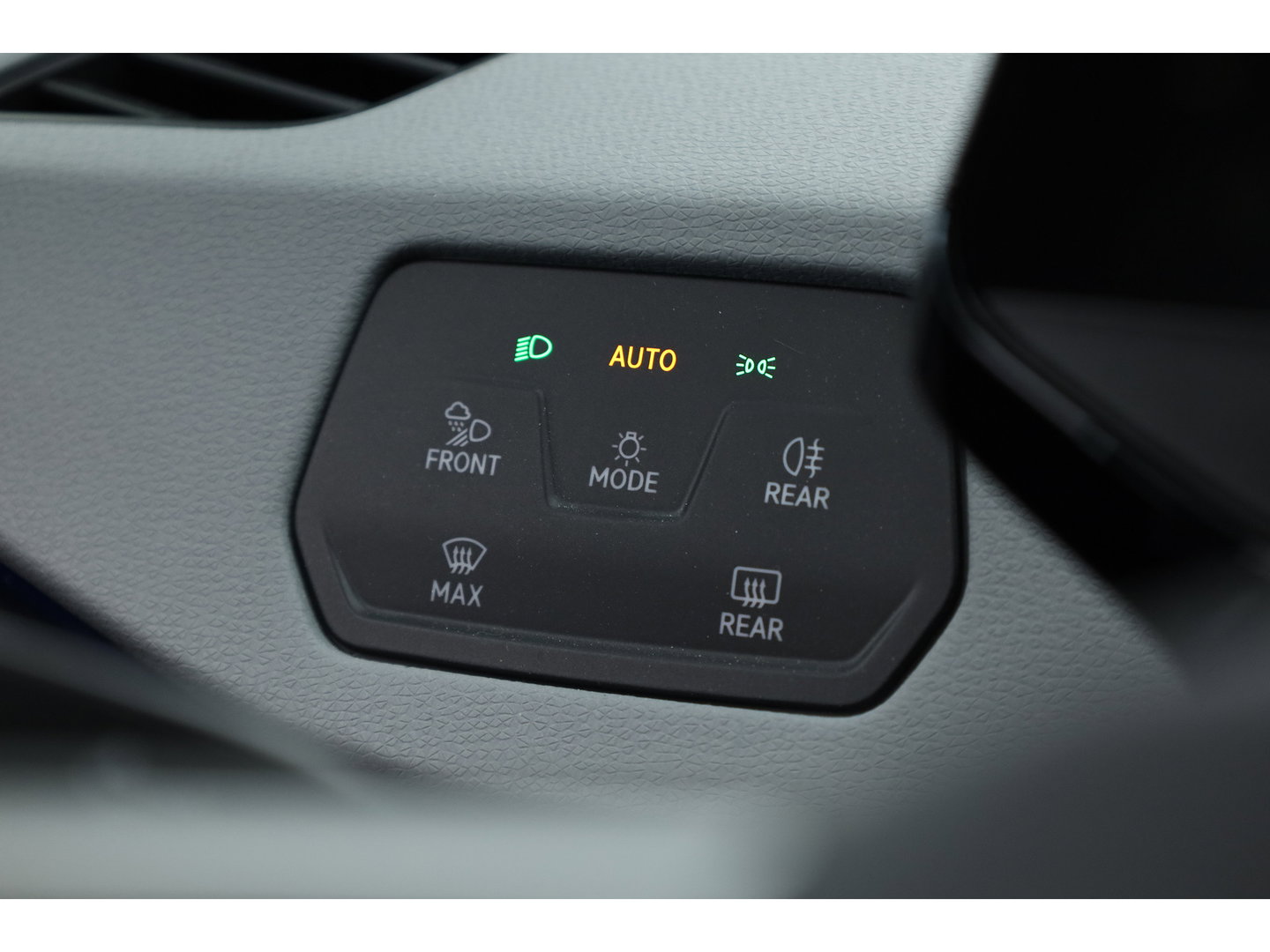 Volkswagen ID.3 Pro 58 kWh | Pano | HUD | 360cam | Memory | Afn. Trekhaak | Stoel- Stuurverw. | Adapt. Cruise | IQ. Light