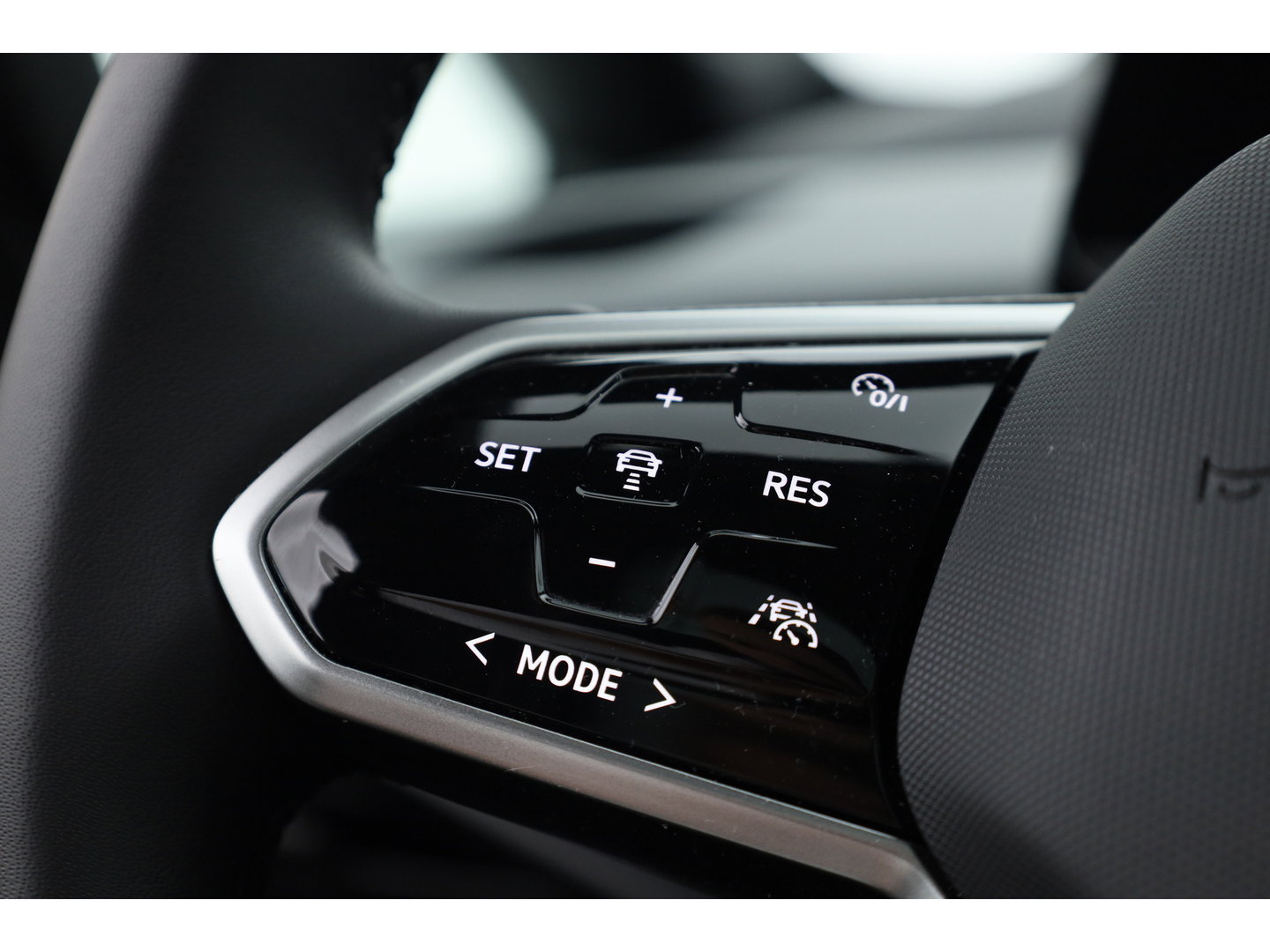 Volkswagen ID.3 Pro 58 kWh | Pano | HUD | 360cam | Memory | Afn. Trekhaak | Stoel- Stuurverw. | Adapt. Cruise | IQ. Light