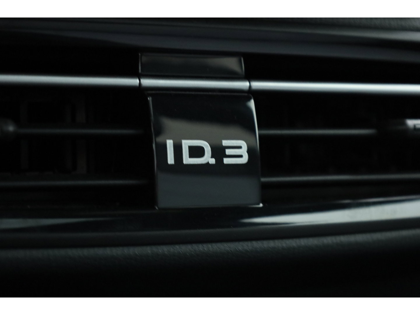 Volkswagen ID.3 Pro 58 kWh | Pano | HUD | 360cam | Memory | Afn. Trekhaak | Stoel- Stuurverw. | Adapt. Cruise | IQ. Light