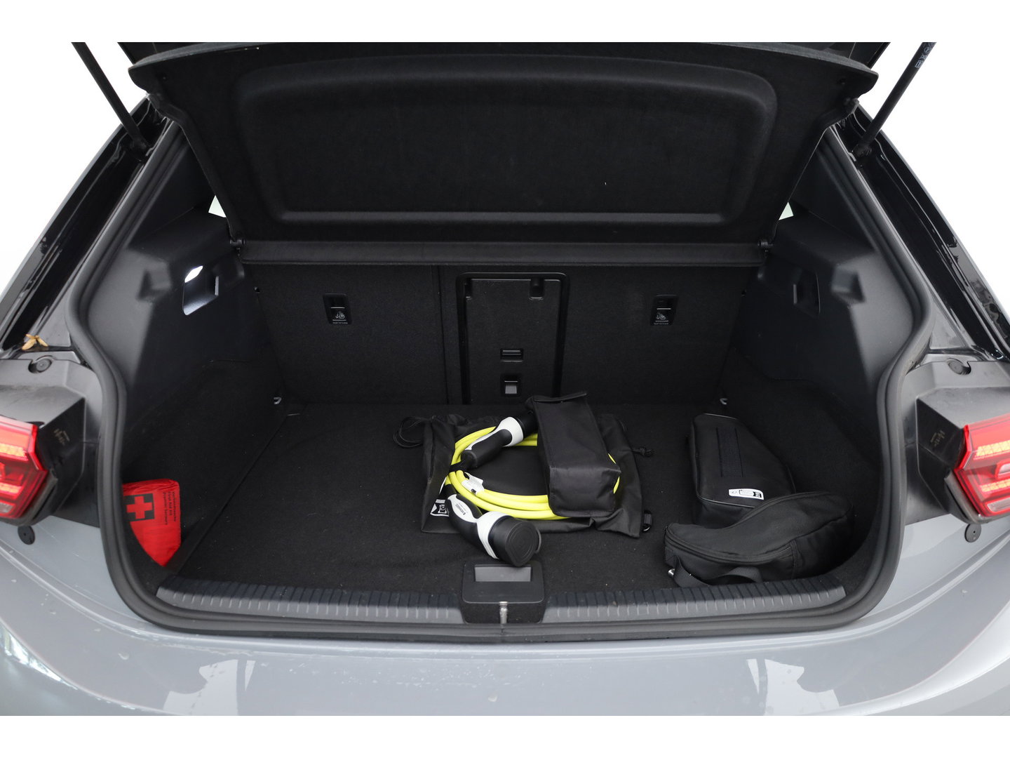 Volkswagen ID.3 Pro 58 kWh | Pano | HUD | 360cam | Memory | Afn. Trekhaak | Stoel- Stuurverw. | Adapt. Cruise | IQ. Light