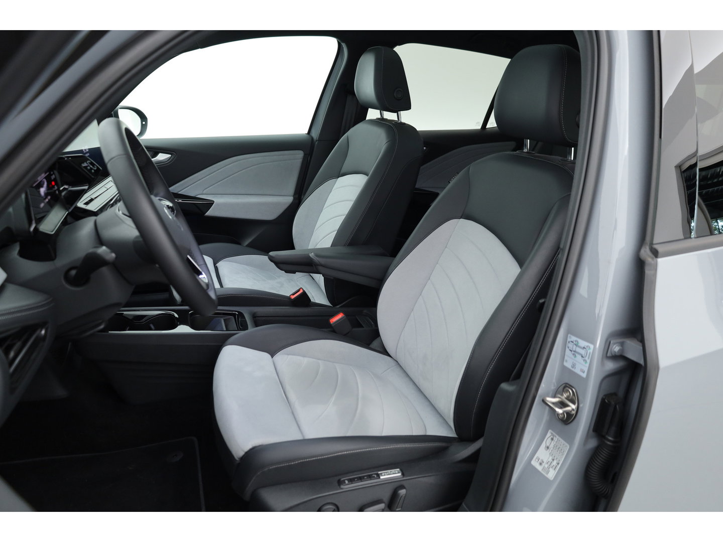 Volkswagen ID.3 Pro 58 kWh | Pano | HUD | 360cam | Memory | Afn. Trekhaak | Stoel- Stuurverw. | Adapt. Cruise | IQ. Light