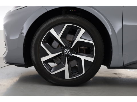 Volkswagen ID.3 Pro 58 kWh | Pano | HUD | 360cam | Memory | Afn. Trekhaak | Stoel- Stuurverw. | Adapt. Cruise | IQ. Light