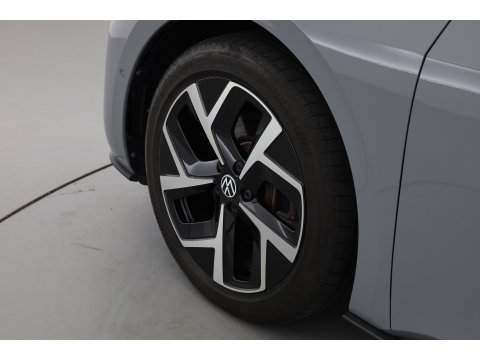 Volkswagen ID.3 Pro 58 kWh | Pano | HUD | 360cam | Memory | Afn. Trekhaak | Stoel- Stuurverw. | Adapt. Cruise | IQ. Light