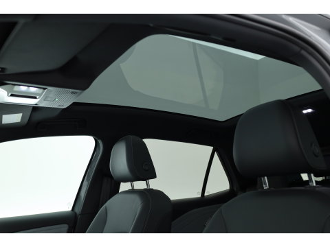Volkswagen ID.3 Pro 58 kWh | Pano | HUD | 360cam | Memory | Afn. Trekhaak | Stoel- Stuurverw. | Adapt. Cruise | IQ. Light