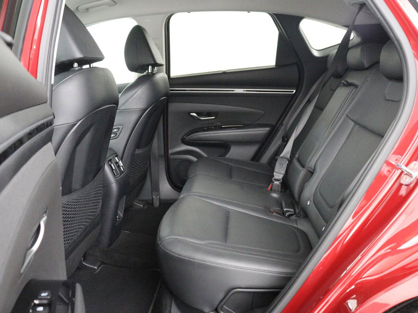 Hyundai Tucson 1.6 T-GDI PHEV Premium 4WD | SOH 96,9% | Memory | Leder | Stuur/stoel verwarming | Stoel ventilatie | Adaptive cruise | 360 camera | Park assist | Achterbank verwarming | Climate control