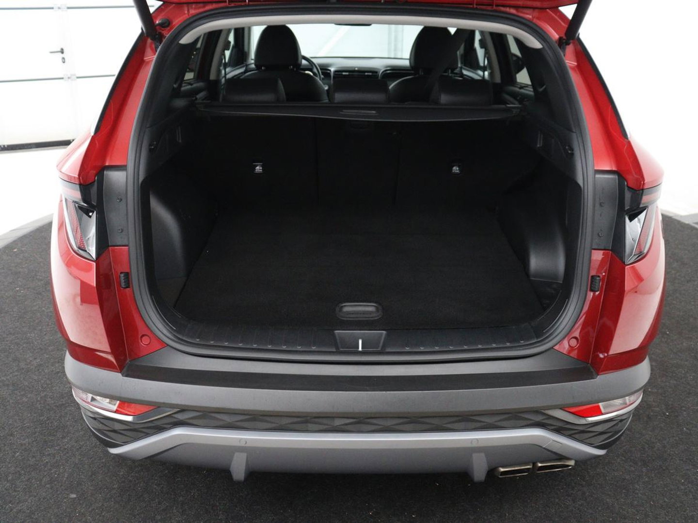Hyundai Tucson 1.6 T-GDI PHEV Premium 4WD | SOH 96,9% | Memory | Leder | Stuur/stoel verwarming | Stoel ventilatie | Adaptive cruise | 360 camera | Park assist | Achterbank verwarming | Climate control